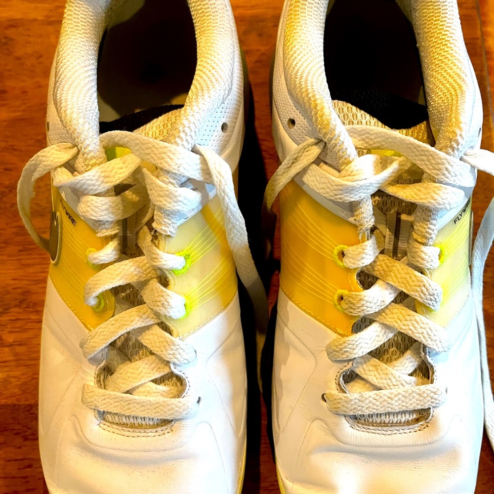Nike Airmax Flywire running shoe. White, yellow and lime green 10.5